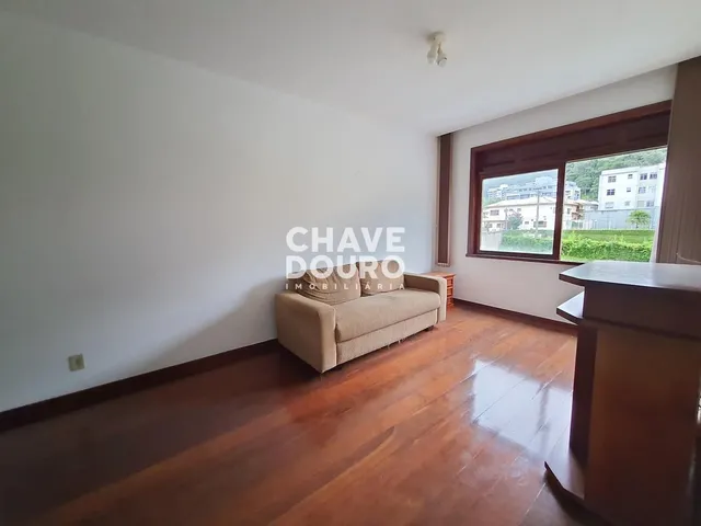 Imagem: O apartamento possui 1 Dormitório, 1 Banheiro, 1 Vaga na garagem