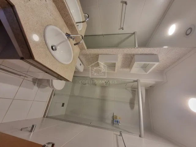 Imagem 14: Quadra 206 Apartamento duplex de 80m² com 2 suítes e 2 vagas, reformado e com vista