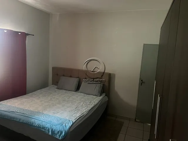 Imagem 7: OPORTUNIDADE: CASA COM 4 QUARTOS, SENDO 1 SUÍTE, AMPLA ÁREA VERDE E ÁRVORES