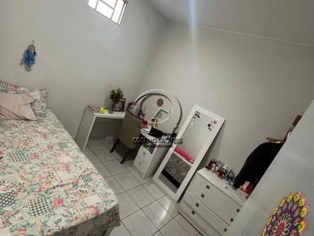 Imagem 8: OPORTUNIDADE: CASA COM 4 QUARTOS, SENDO 1 SUÍTE, AMPLA ÁREA VERDE E ÁRVORES
