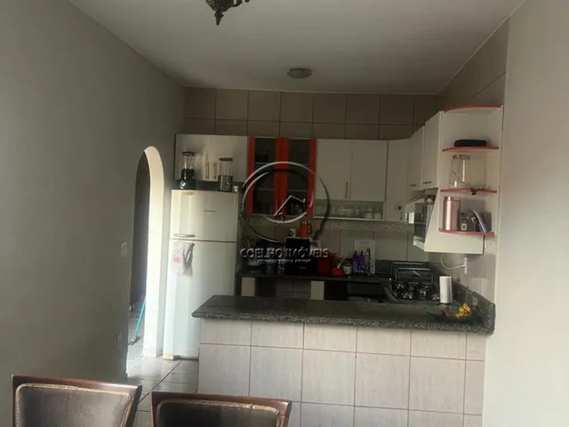 Imagem 11: OPORTUNIDADE: CASA COM 4 QUARTOS, SENDO 1 SUÍTE, AMPLA ÁREA VERDE E ÁRVORES