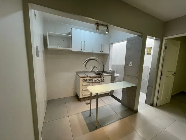 Imagem 2: EXCELENTE KIT TODA REFORMADA, DIVIDA E COM ELEVADOR NA SCLRN 716 ASA NORTE