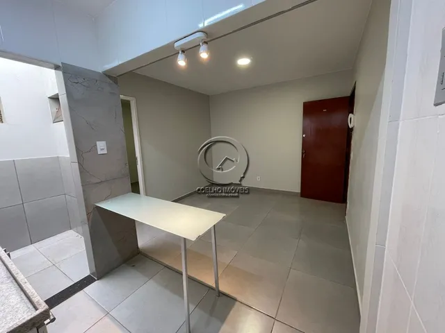 Imagem 3: EXCELENTE KIT TODA REFORMADA, DIVIDA E COM ELEVADOR NA SCLRN 716 ASA NORTE