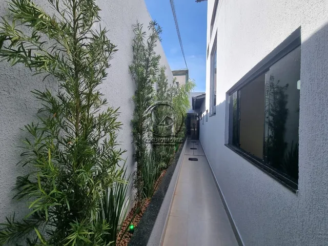 Imagem 6: CASA MARAVILHOSA MUITO ESPAÇOSA E BEM DIVIDIDA COM 03 QUARTOS 02 SUÍTES COM SACADA E