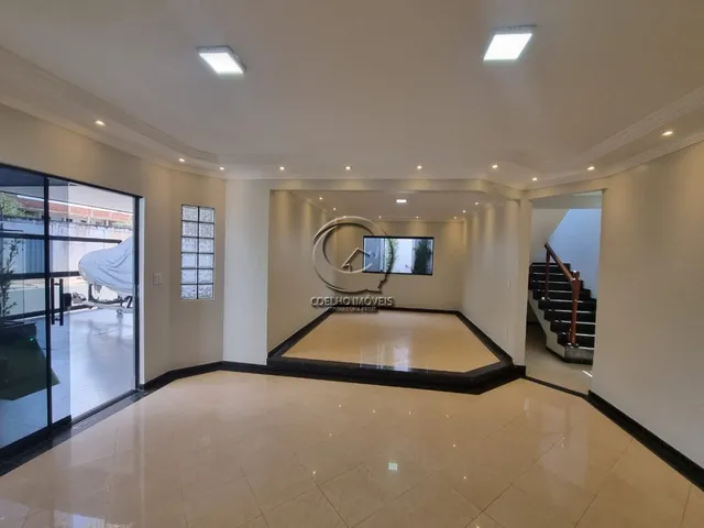 Imagem 9: CASA MARAVILHOSA MUITO ESPAÇOSA E BEM DIVIDIDA COM 03 QUARTOS 02 SUÍTES COM SACADA E
