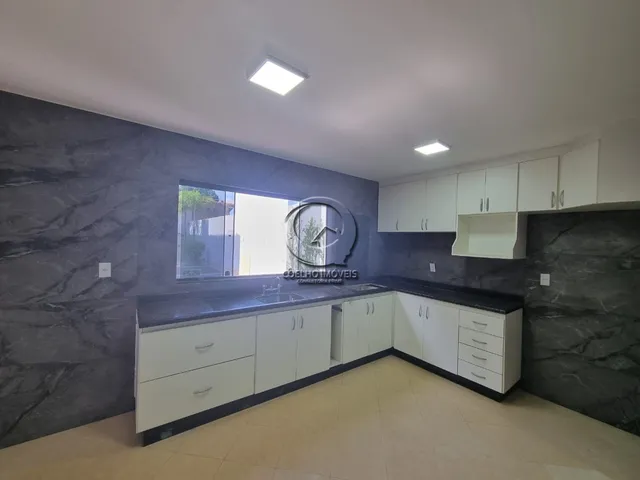 Imagem 13: CASA MARAVILHOSA MUITO ESPAÇOSA E BEM DIVIDIDA COM 03 QUARTOS 02 SUÍTES COM SACADA E
