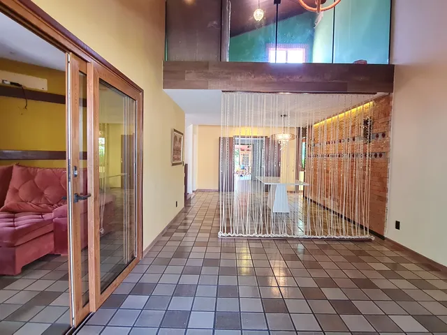 Imagem 10: Excelente casa térrea, 4 suítes + Edícula com 2 quartos, terreno amplo, Portão, Lauro