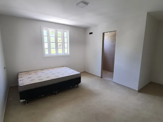 Imagem 4: Excelente casa Duplex 5 suítes, terreno amplo com lagoa, Busca Vida, Camaçari, BA