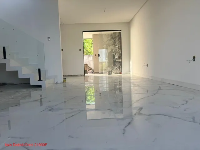 Imagem 11: Excelente casa duplex, 4/4 sendo 1 suíte master, 4 banheiros , casa nova, infra, 2