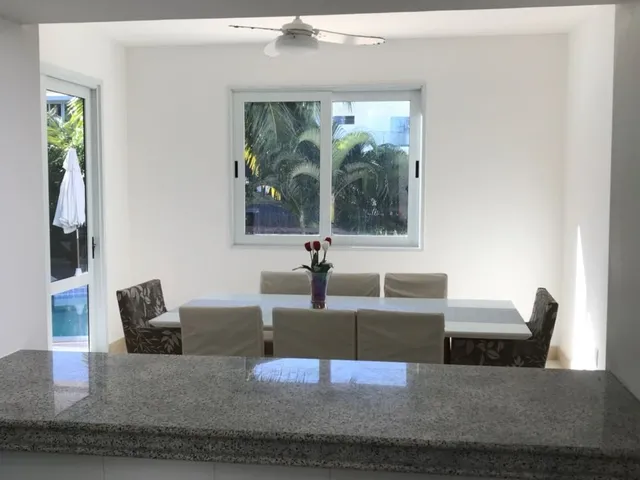 Imagem 8: Excelente casa 4 suítes + home office e sala de TV, fino acabamento, próximo a praia