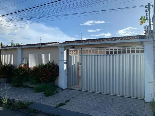 Imagem: Casa com Piscina no Conjunto Jardim Versalles