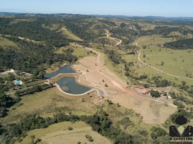 Imagem 2: OPORTUNIDADE IMPERDÍVEL! Sítio de 21.295m2 à venda, com linda vista para montanhas