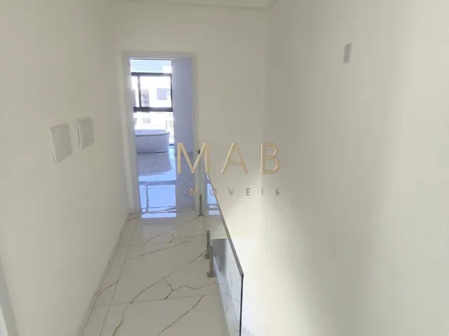 Imagem 8: Imperdível casa à venda em Florianópolis-SC, 3 suítes sendo uma master, sala estar