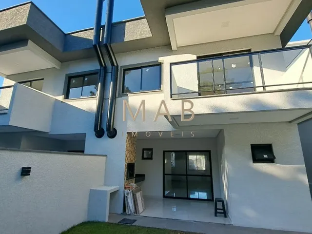 Imagem 3: Casa Geminada de Alto Padrão à Venda em Ótima Localização na Praia de Ingleses