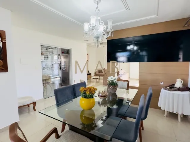 Imagem 9: Imperdível Casa à Venda: 4 Quartos, 4 Suítes, 1 Sala, 5 Banheiros, 3 Vagas de Garagem