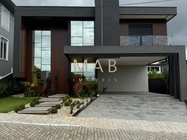 Imagem: Imponente Casa de Luxo em Condomínio nos