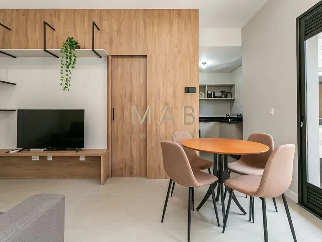 Imagem: O apartamento possui 1 Dormitório, 1 Suíte, 2 Banheiros,