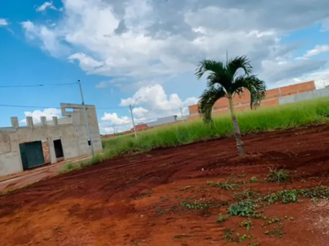 Imagem: O terreno possui 220m² de Área e está localizado em