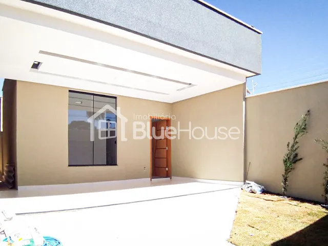 Imagem: A casa possui 6 Dormitórios, 1 Suíte, 2 Banheiros,