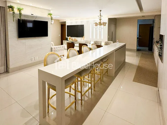 Imagem: O apartamento possui 6 Dormitórios, 3 Suítes, 4 Banheiros