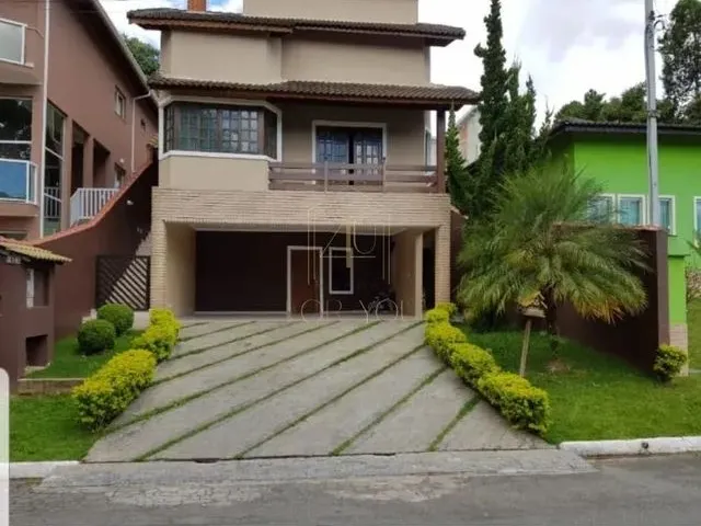 Imagem: A casa possui 4 Dormitórios, 2 Suítes, 4 Banheiros, 4