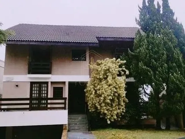 Imagem: A casa possui 5 Dormitórios, 3 Suítes, 5 Banheiros,