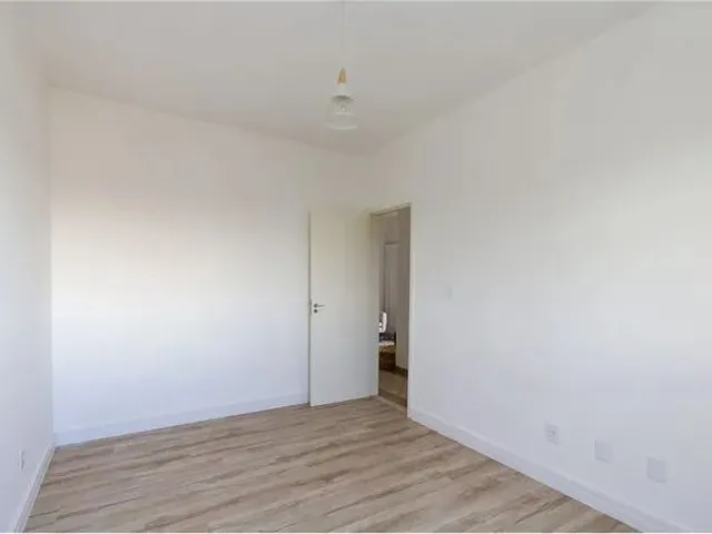Imagem 6: Encantador Apartamento de 2 Quartos com Varanda e Lazer Completo no Condomínio
