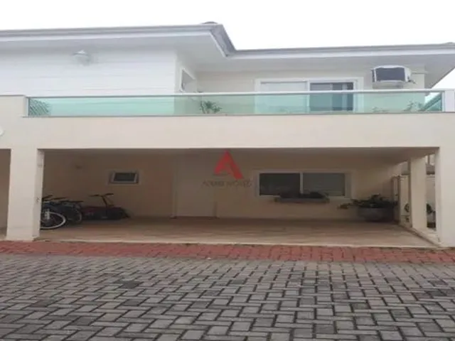 Imagem: A casa em condomínio possui 4 Dormitórios, 1 Suíte, 3