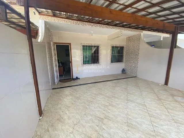 Imagem: A casa possui 2 Dormitórios, 2 Banheiros, 2 Vagas na