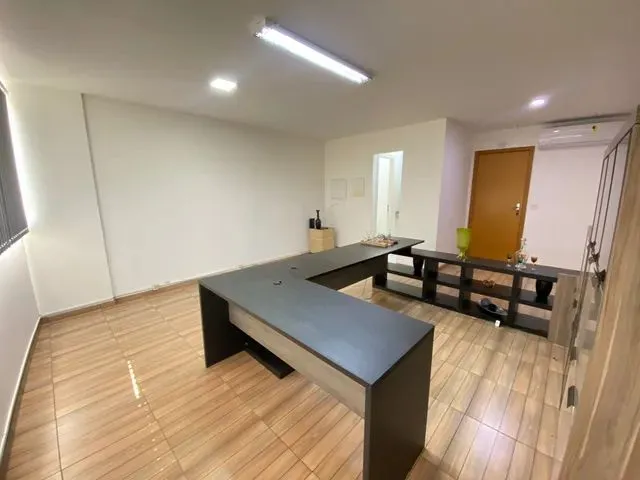 Imagem 3: Centro Comercial Ative Empresarial - Sala com 34M², Sol da Manha C/ Ar Condicionado Em