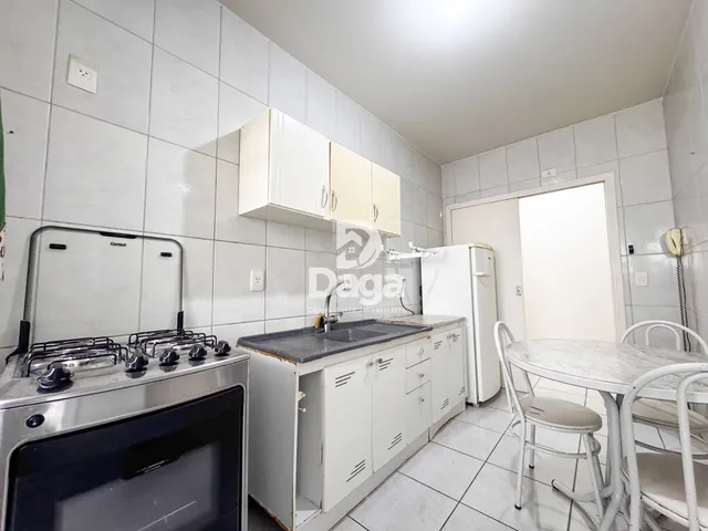 Imagem: O apartamento possui 4 Dormitórios, 1 Banheiro, 1 Vaga na