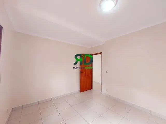 Imagem 15: Casa com Piscina em Bairro Nobre