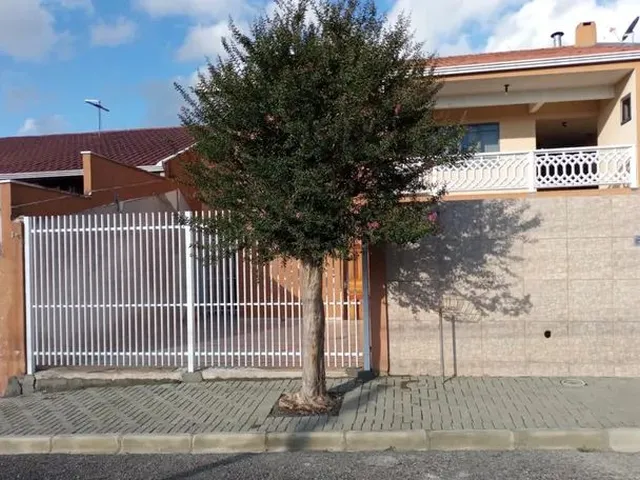 Imagem 5: Casa Semi Mobiliada - 4 Quartos e 3 Banheiros