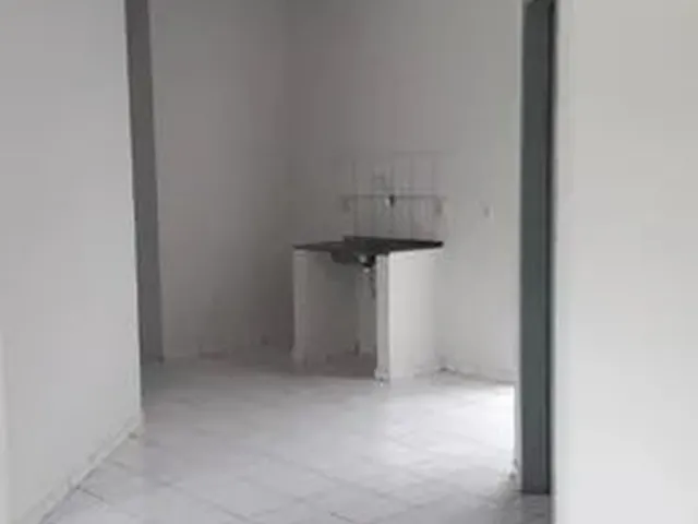 Imagem 3: Aluga-Se Apartamento com 2 Quartos, Sala, Cozinha, Banheiro e Área de Serviço
