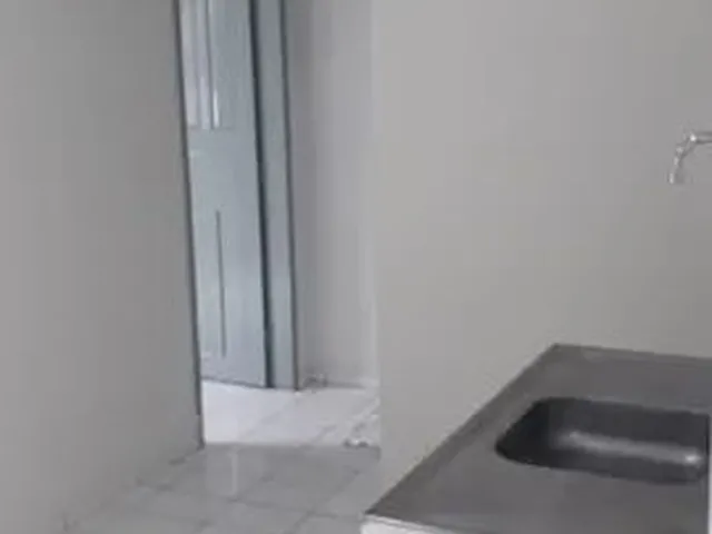 Imagem 5: Aluga-Se Apartamento com 2 Quartos, Sala, Cozinha, Banheiro e Área de Serviço