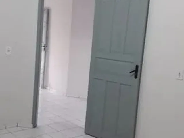 Imagem 6: Aluga-Se Apartamento com 2 Quartos, Sala, Cozinha, Banheiro e Área de Serviço