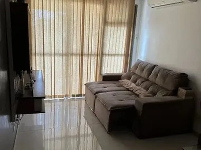 Imagem: O apartamento possui 2 Dormitórios, 1 Suíte, 2 Banheiros,
