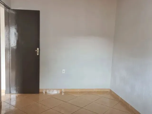 Imagem: Aluga-Se Casa de Fundos de 2 Quartos na