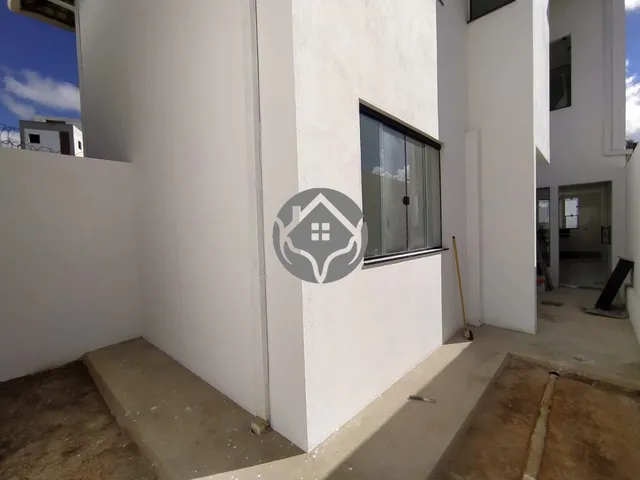 Imagem 6: Casa 03 quartos com 02 suítes, varanda e 02 vagas na melhor localização do bairro