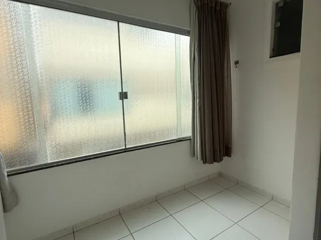 Imagem 3: VENDO CASA TRIPLEX EM PRAIA DO FLAMENGO/STELLA MARIS, 3 SUÍTES, 250M², R$ 650.000,00