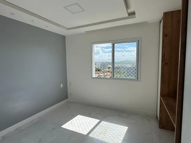 Imagem 1: Alugo apartamento em Buraquinho, 3/4 sendo 1 suíte, fino acabamento, nascente, vista