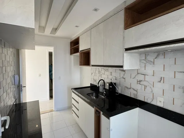 Imagem 7: Alugo apartamento em Buraquinho, 3/4 sendo 1 suíte, fino acabamento, nascente, vista