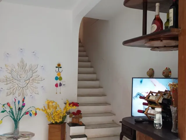 Imagem 5: Vendo casa duplex com 5/4 em Itapuã, bem localizado, próximo à Praia, R$ 600.000,00