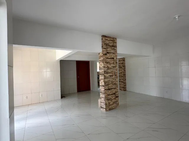 Imagem 2: VENDO OU ALUGO APARTAMENTO EM IPITANGA, 2/4 SENDO 01 SUÍTE, COND. COM PISCINA E