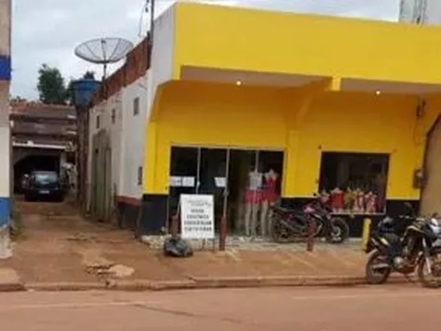 Imagem: A casa possui 3 Dormitórios, 2 Banheiros, 3 Vagas na