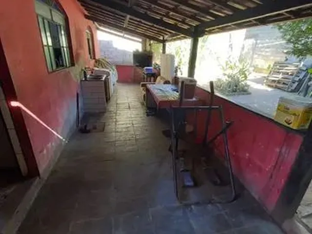 Imagem 3: Casa com 03 Quartos Sendo 01 Suíte, Varanda, Todo Murado