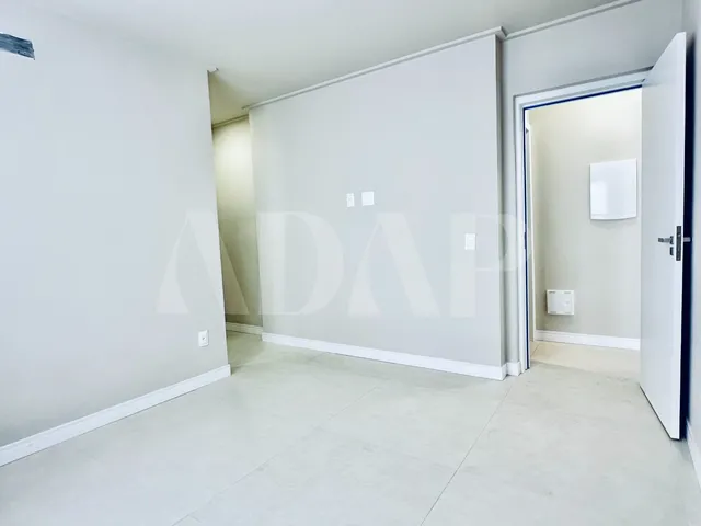 Imagem 7: Casa em condomínio de luxo em Vargem Pequena, Rio de Janeiro-RJ: 4 quartos, 4 suítes, 3
