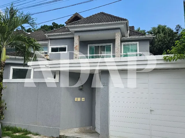 Imagem: Venda de Casa em Condomínio de Luxo em
