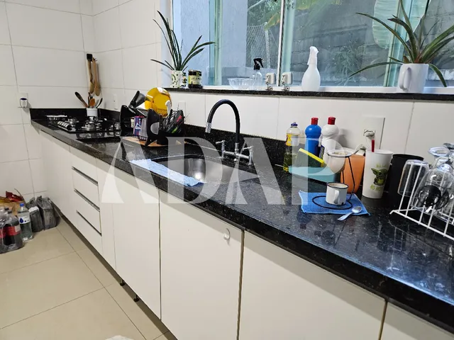 Imagem 2: Venda de Casa em Condomínio de Luxo em Vargem Pequena, Rio de Janeiro-RJ: 4 quartos, 4