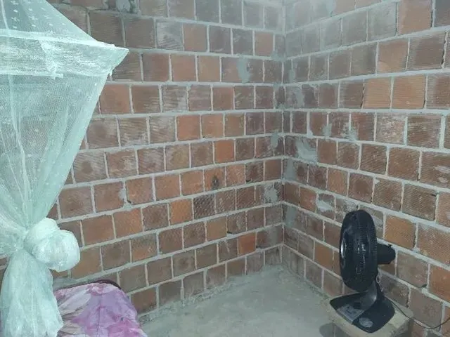 Imagem: Casa a Venda com 3 Quartos, Cozinha Banheiro